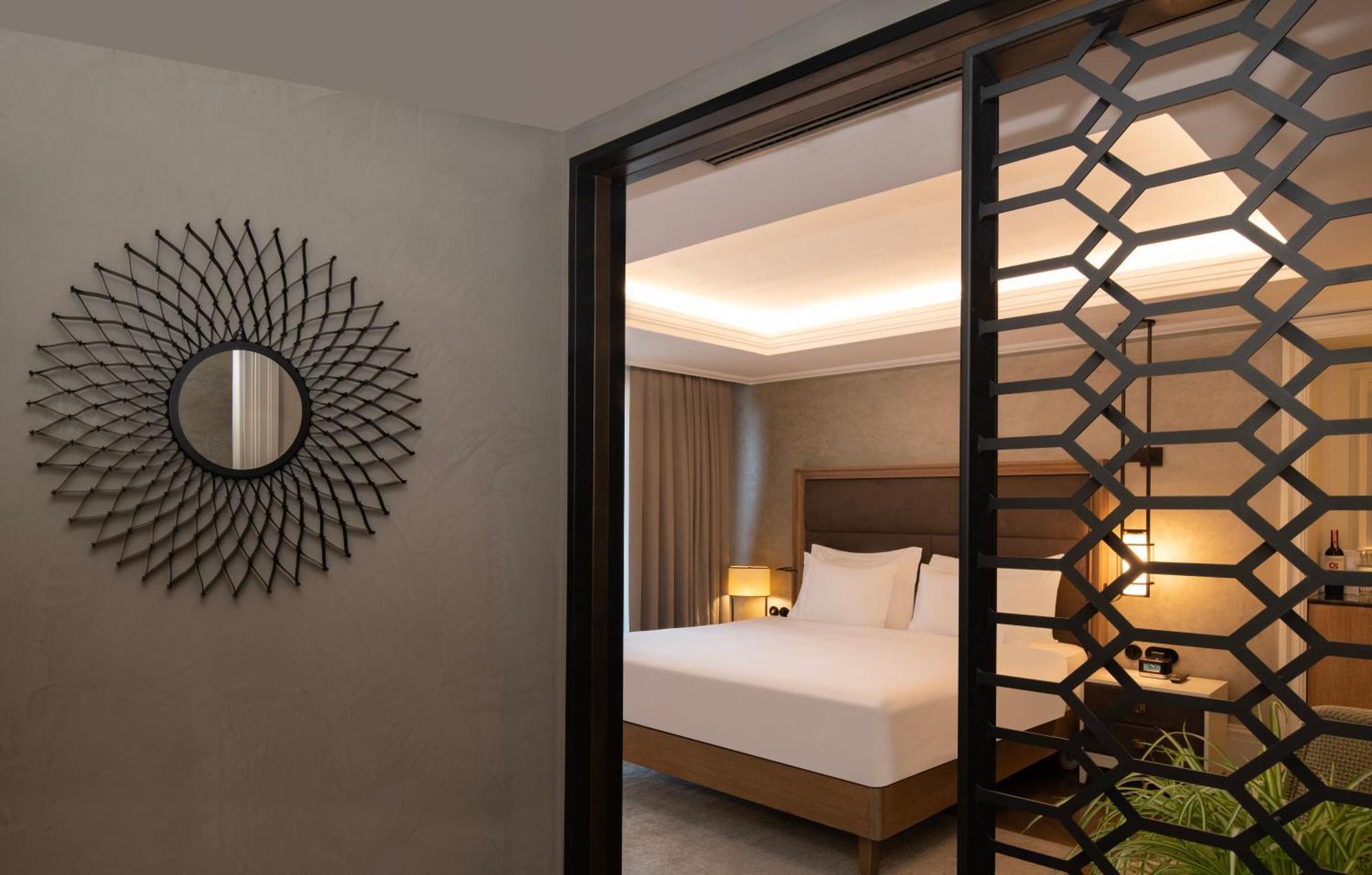 10 Karakoy Istanbul Hotel Ruang foto A room at the hotel