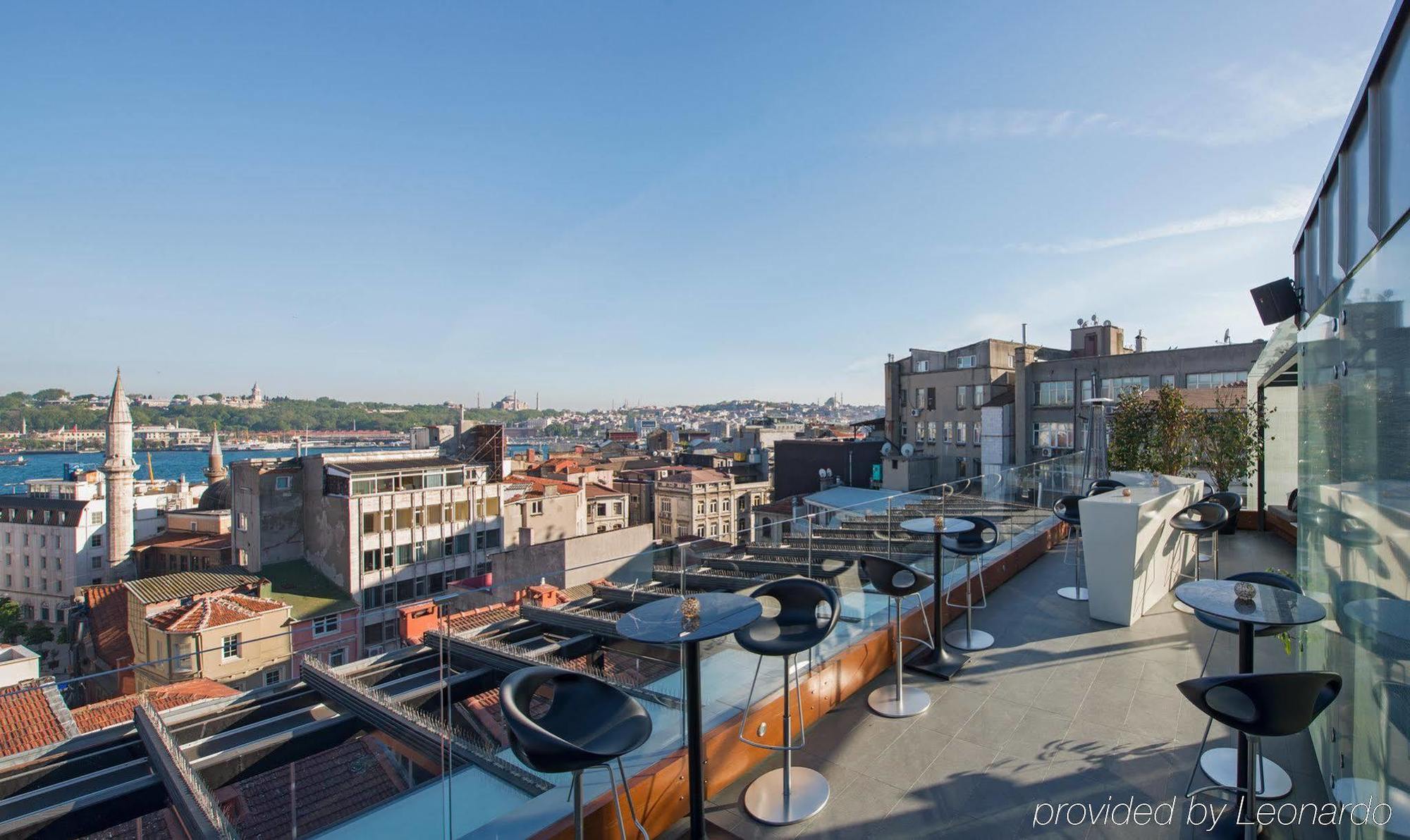 10 Karakoy Istanbul Hotel Bagian luar foto View from the rooftop